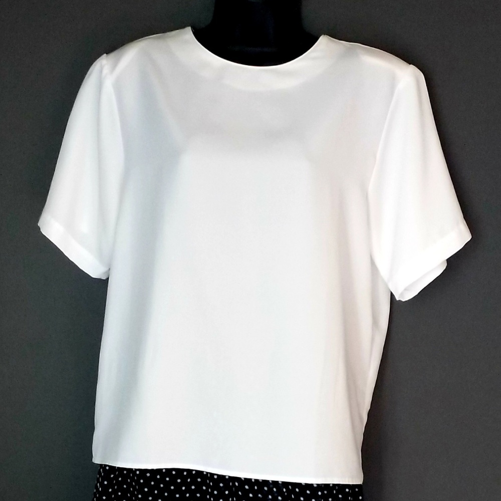 Chandler Hill White button hole back Blouse, SZ LG